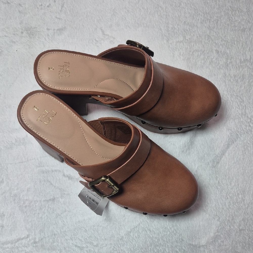 Time and Tru Women's Brown Buckle Heeled Clog - Picture 5 of 7